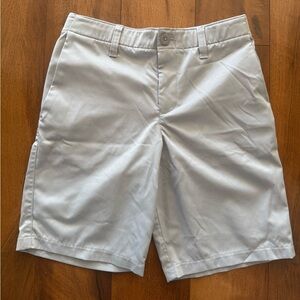 Under Armour Boys Youth Golf Dress Shorts, light gray, size 12